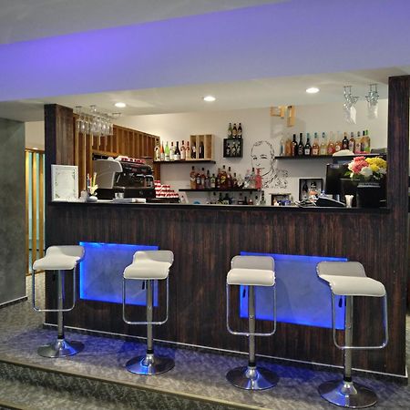 Popasul Lui Gicuta Bed & Breakfast คูร์ตา เด อาร์เจช ภายนอก รูปภาพ